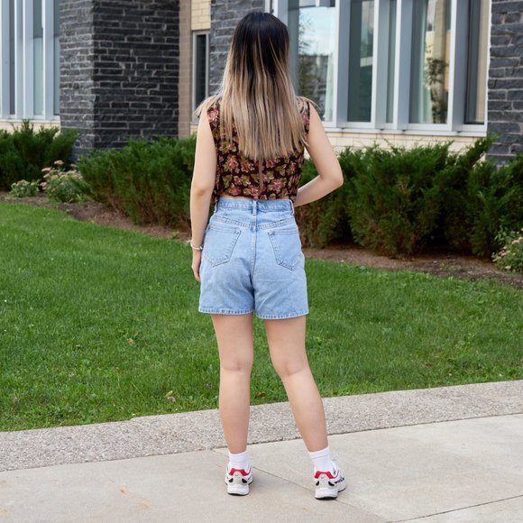 Tristan & Iseut Floral Tank Top - Picture 3 of 3